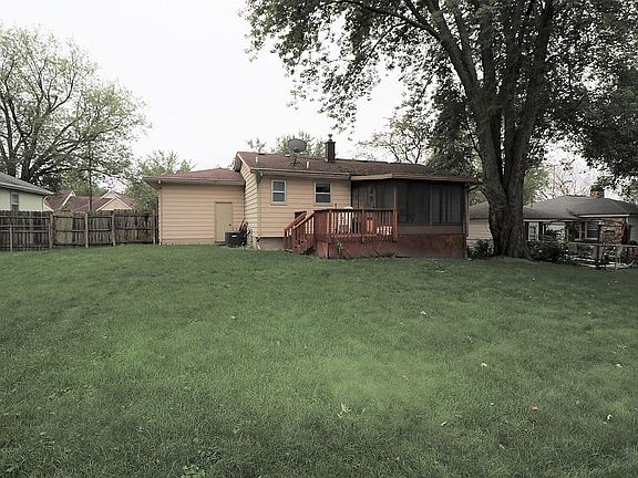 3rd image of 2665 Burton St SE