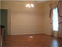 2nd image of 1319 Red Oak Ct