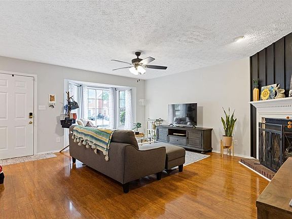 4th image of 740 Anderson Walk