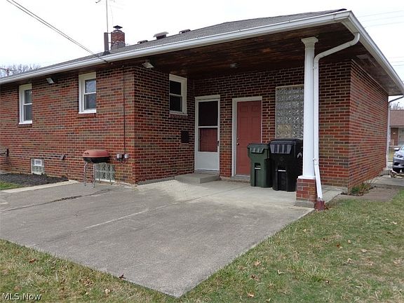 3rd image of 1181 Bell Ct