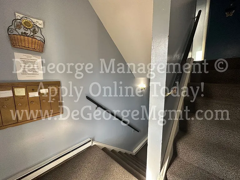 Woodside Court Apartments — Photo 69