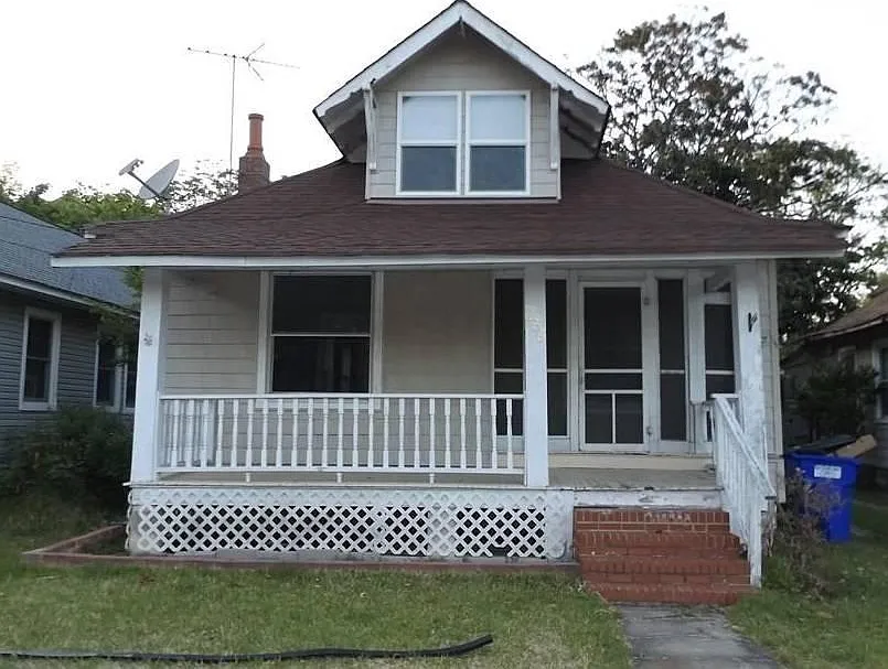 256 Lavalette Ave
