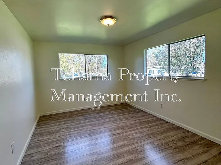 24850 5th Ave — Photo 15