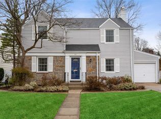 99 Kenwood Rd, Garden City, NY 11530