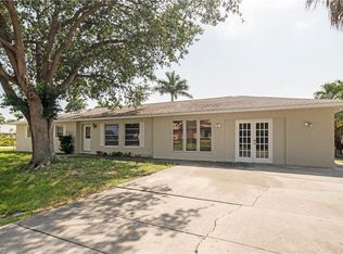 593 104th Ave N, Naples, FL 34108