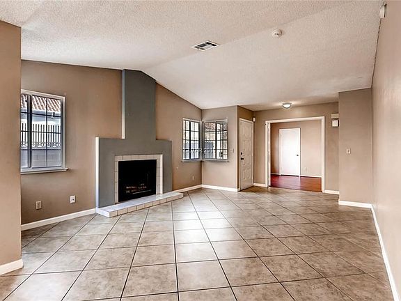 5th image of 2348 Ray Kanel Dr