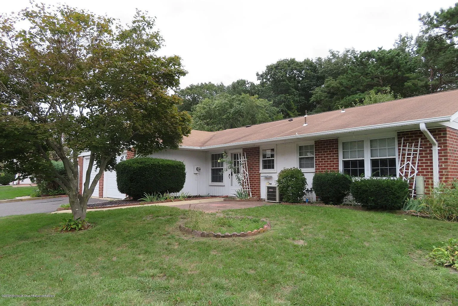 907A Dumbarton Dr photo 1