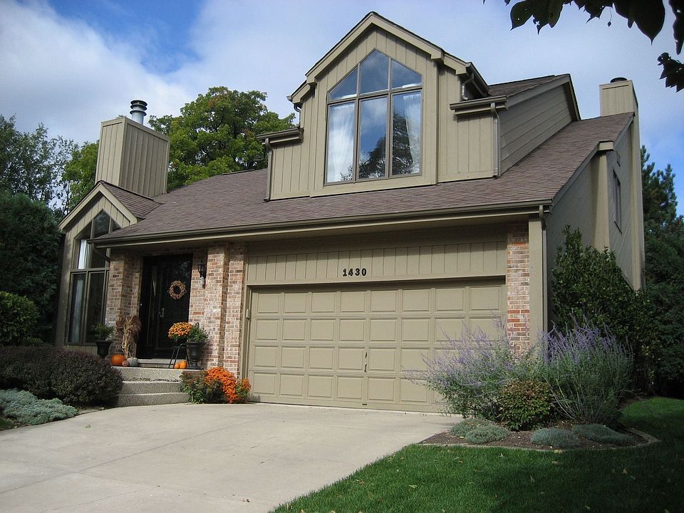 Cedar siding stained 2006