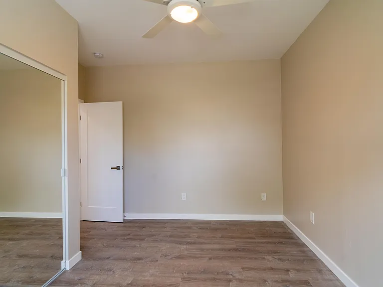 4929 College Ave — Photo 9