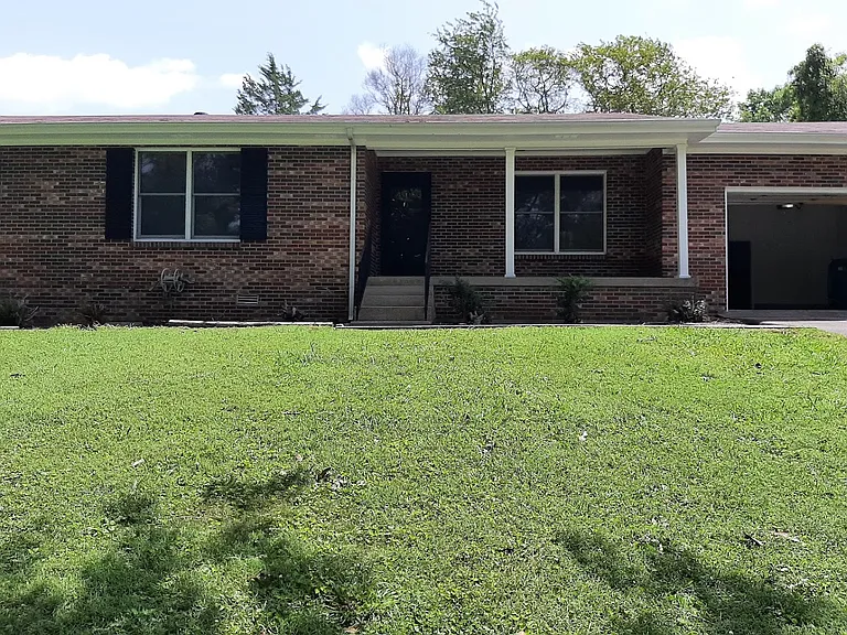 107 Hillwood Dr — Photo 1