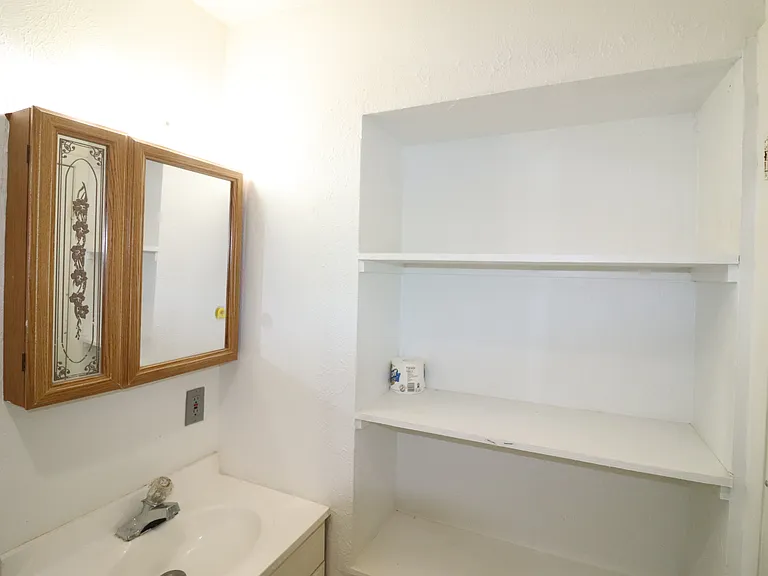 7340 Folkstone Dr — Photo 13