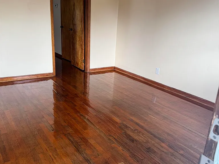 380 Juless St — Photo 2