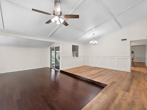 3rd image of 7520 Weatherwood Ct