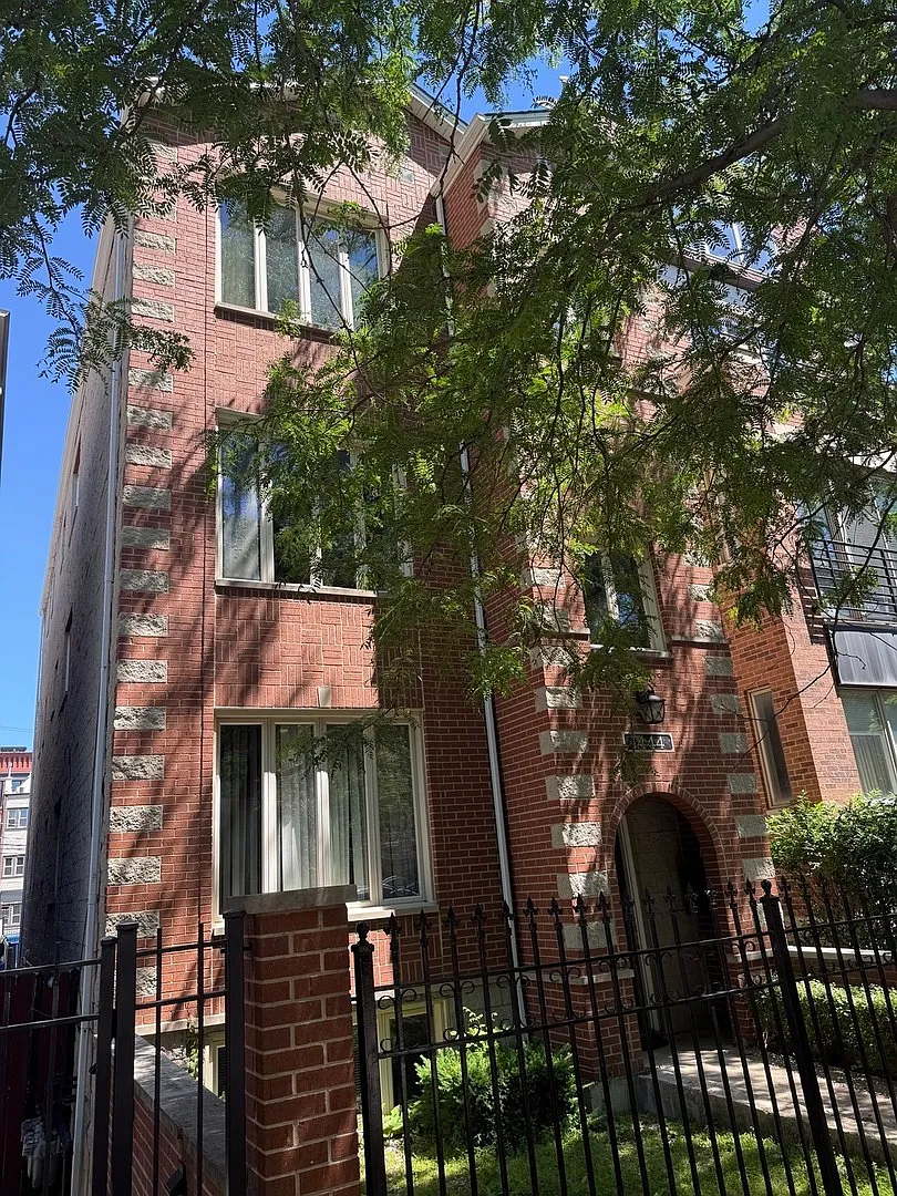 3 bed, 2.0 bath, 1200 sqft, $3,150 — Photo 1