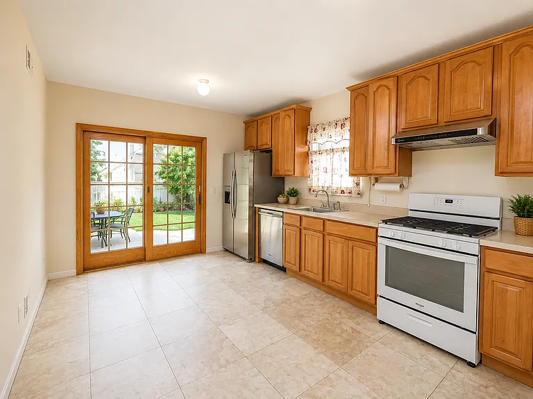 176 Midland Ave #2 — Photo 6