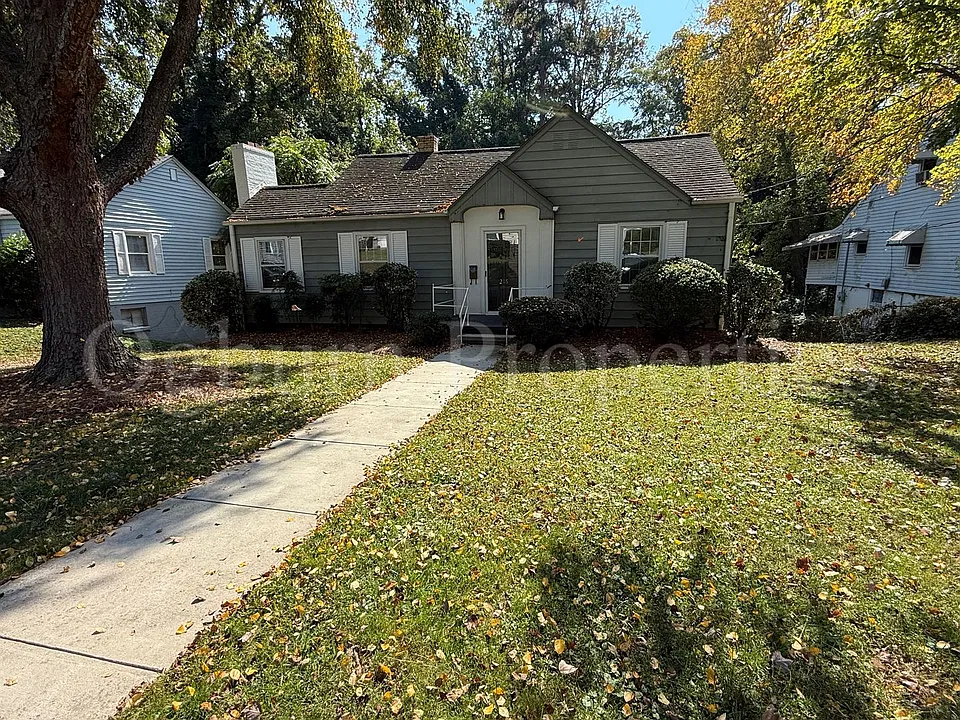 216 Carolina Cir