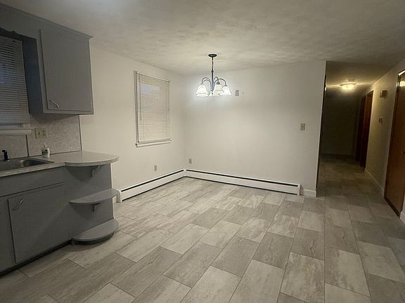 4th image of 250 Oakland Ave