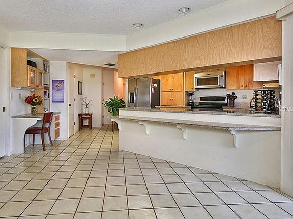 5th image of 317 Gladstone Blvd