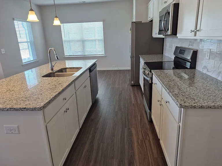 618 Blaven St — Photo 3