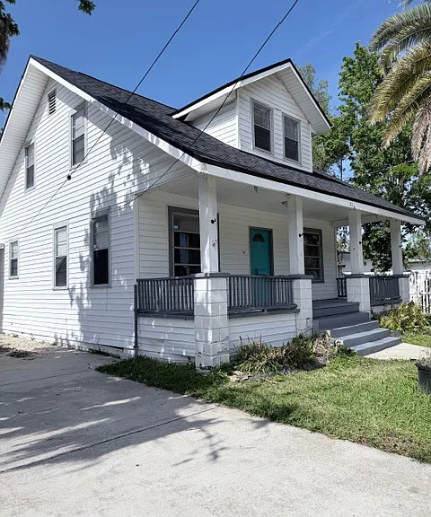 110 Kingston Ave — Photo 1