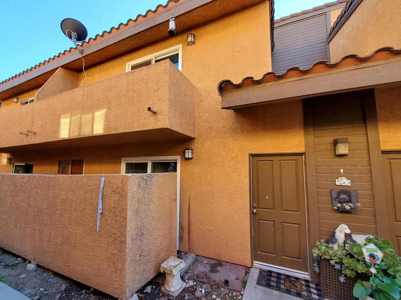 3 bed, 1225 sqft, $2,595 — Photo 2