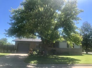 1602 Old Manor Rd, Garden City, KS 67846