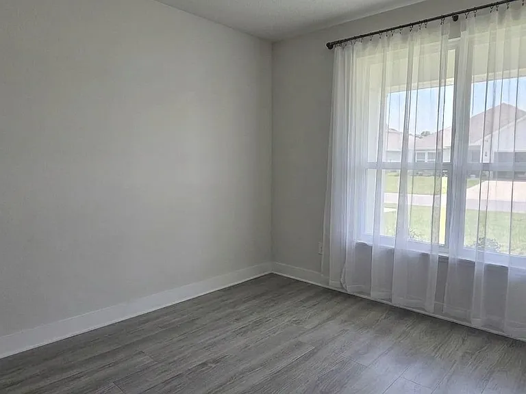 12514 Windsor Dr — Photo 21
