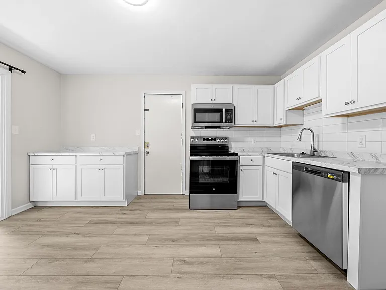 590 54th St SE — Photo 11