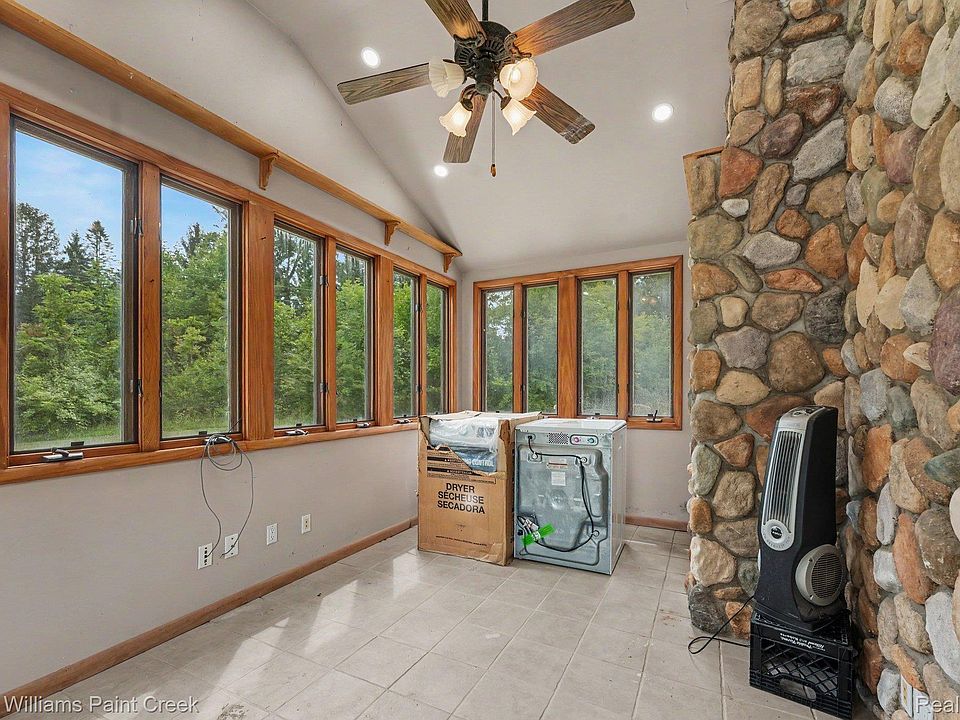 71320 Dequindre Rd, photo 10