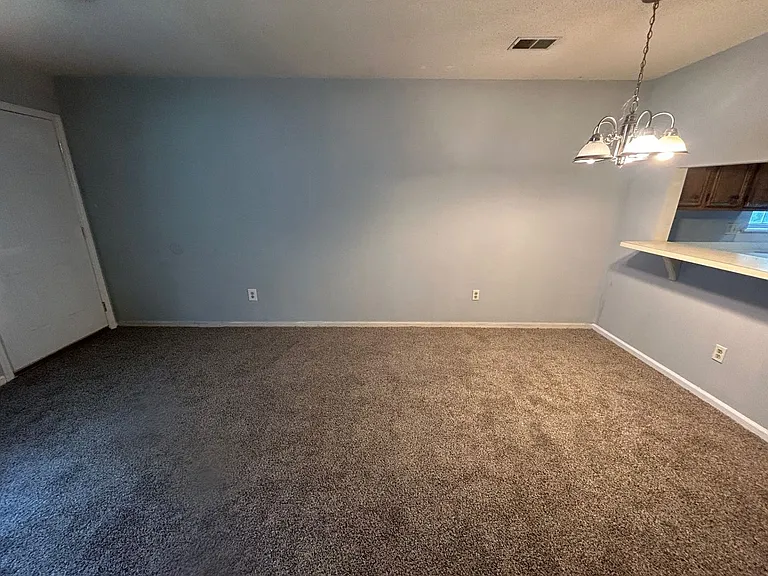 107 Country Town Dr — Photo 4