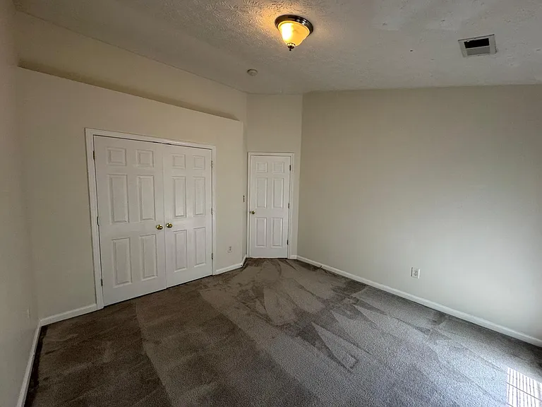 504 Thames Cir — Photo 36