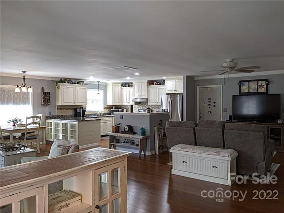2nd image of 20 Park Ave
