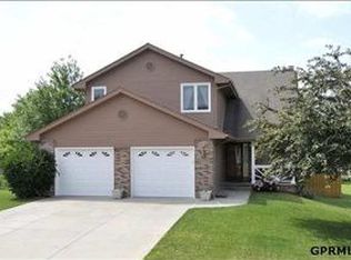 15635 Monroe Cir, Omaha, NE 68135