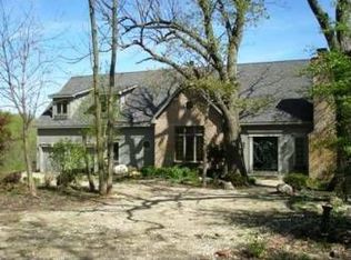 1501 S Valley Hill Rd, Woodstock, IL 60098