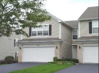 425 Windham Cove Dr, Crystal Lake, IL 60014