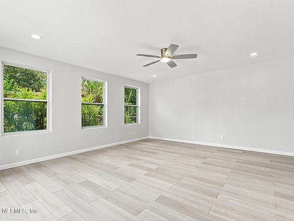 4th image of 930 MIDDLETON Road