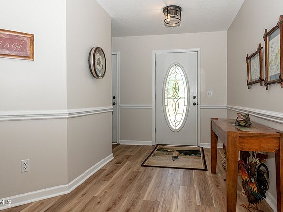 5th image of 724 Kiefer Ln