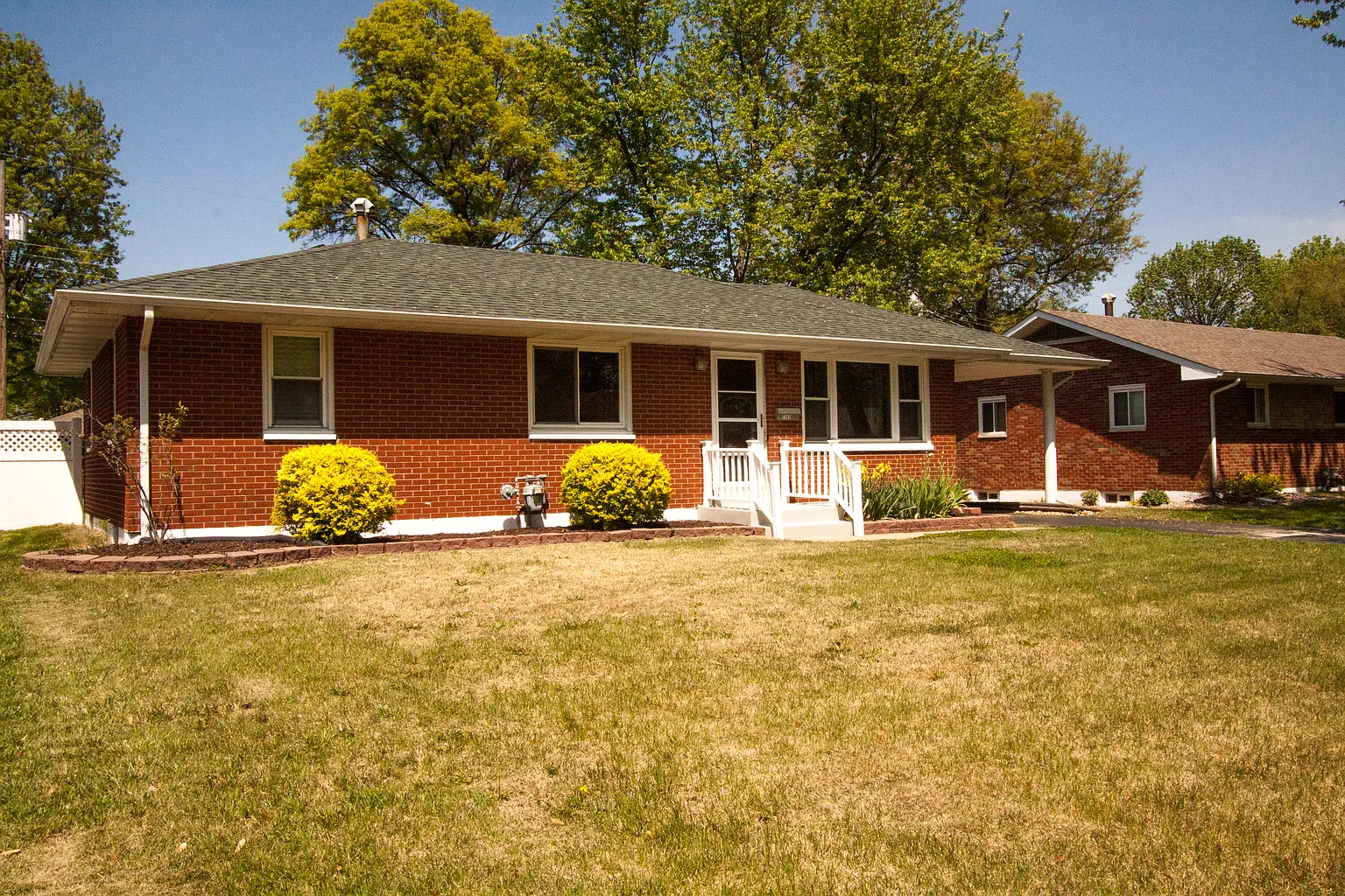 2583 Boyle Ave photo 1