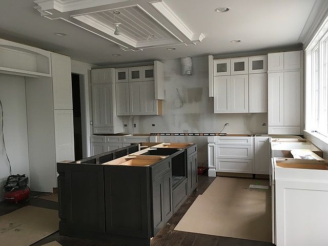 2nd image of 831 Surrey Ln