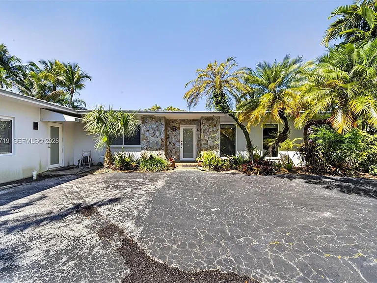10142 SW 79th Ave — Photo 17
