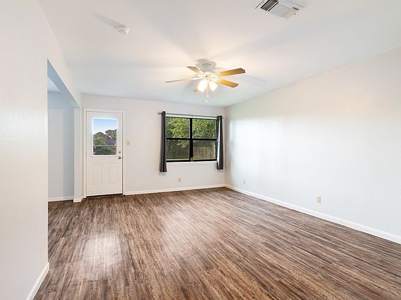 4th image of 350 Town East Dr