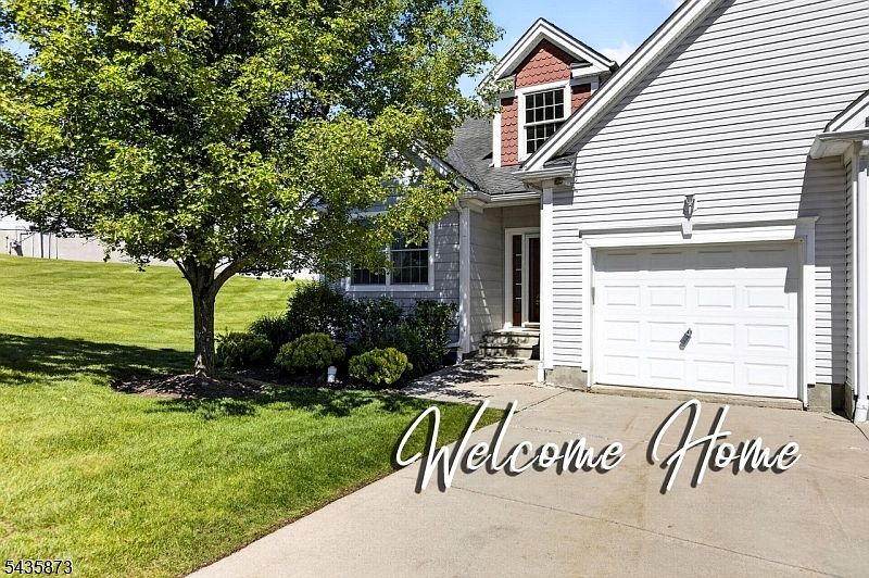 1st image of 13 Fairchild Ln