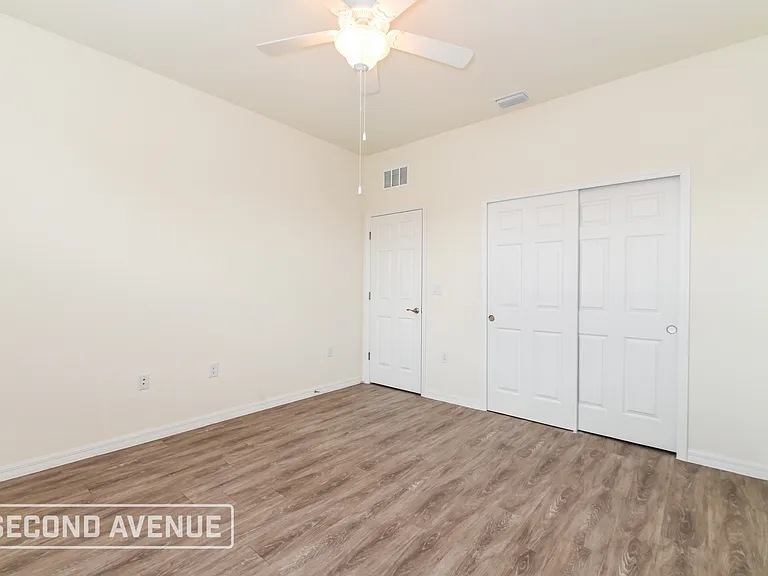 2728 NE 6th Pl — Photo 18