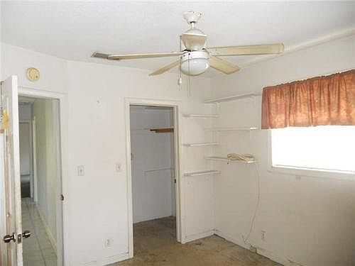 4th image of 1400 NE 40th St