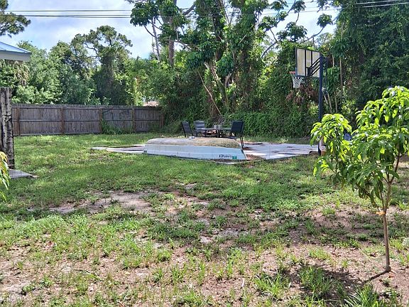 3rd image of 3303 S Avenue S