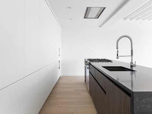 4th image of 305 Union Ave #5A