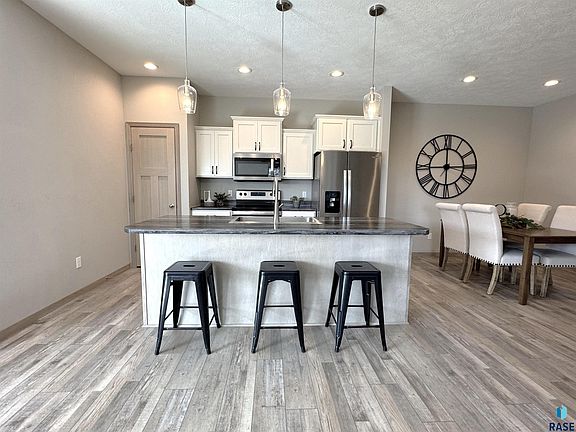 5th image of 9501 W Dolores Dr
