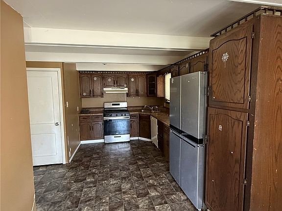 3rd image of 1025 N Wilder Ave