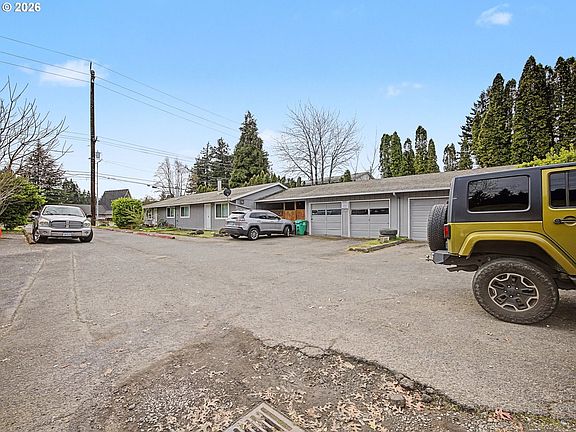 3rd image of 18635 SE Division St