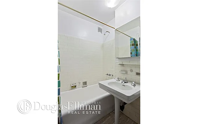 Sold by Douglas Elliman | media 22